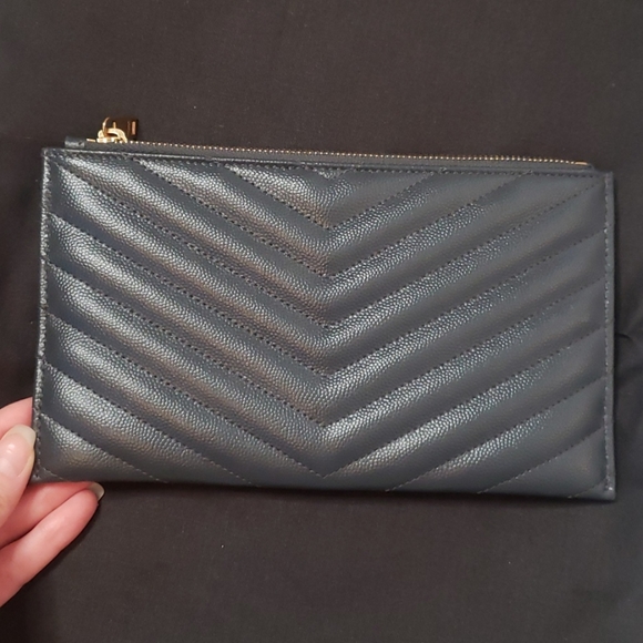 Authentic grey YSL monogramme bill pouch - Picture 4 of 5